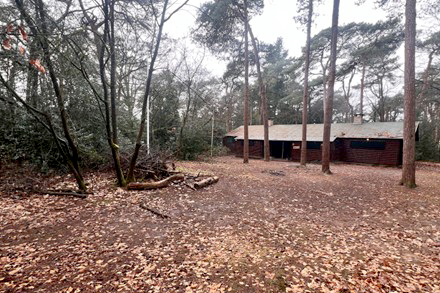 BSO Padvinderslaantje - Midden in het bos staat de blokhut van Scouting Prinses Amalia groep, een unieke plek waar kinderen heerlijk buiten kunnen spelen, leren en groeien!  Zeist, Padvinderslaan 2 (3708BS)